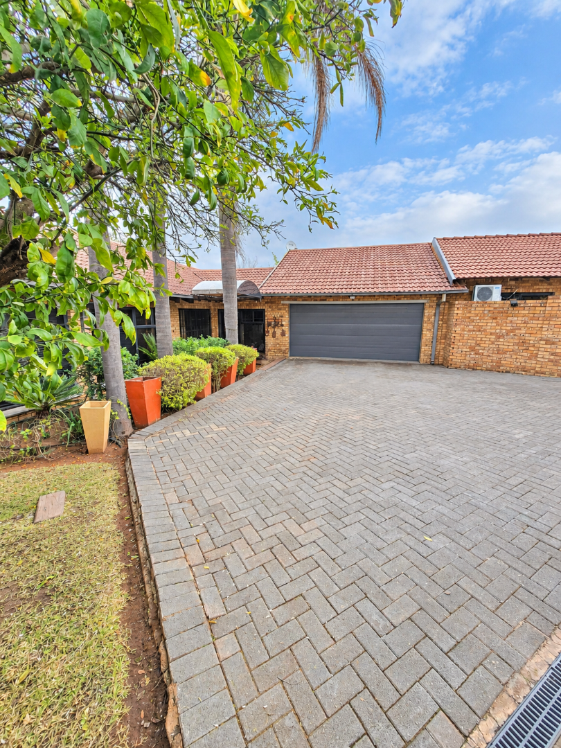 4 Bedroom Property for Sale in Wilkoppies North West